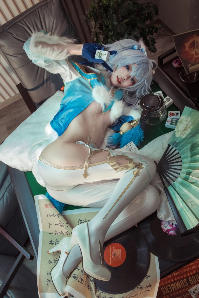 艾西Aiwest《PA-15 芙洛伦跃雪逢春》主题写真：21张全套美图