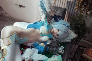 艾西Aiwest《PA-15 芙洛伦跃雪逢春》主题写真：21张全套美图