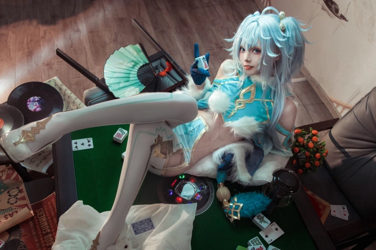 艾西Aiwest《PA-15 芙洛伦跃雪逢春》主题写真：21张全套美图