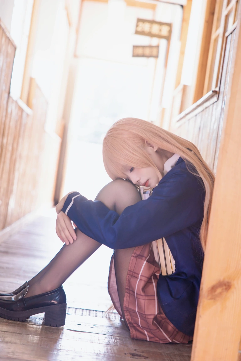 艾西Aiwest《邻家天使 椎名真昼》主题写真：40张全套美图