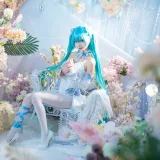艾西Aiwest《初音 粉蝶花》主题写真：42张全套美图