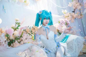 艾西Aiwest《初音 粉蝶花》主题写真：42张全套美图