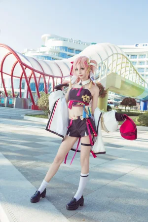 艾西Aiwest《原神烟绯 花鸟与情》主题写真：29张全套美图