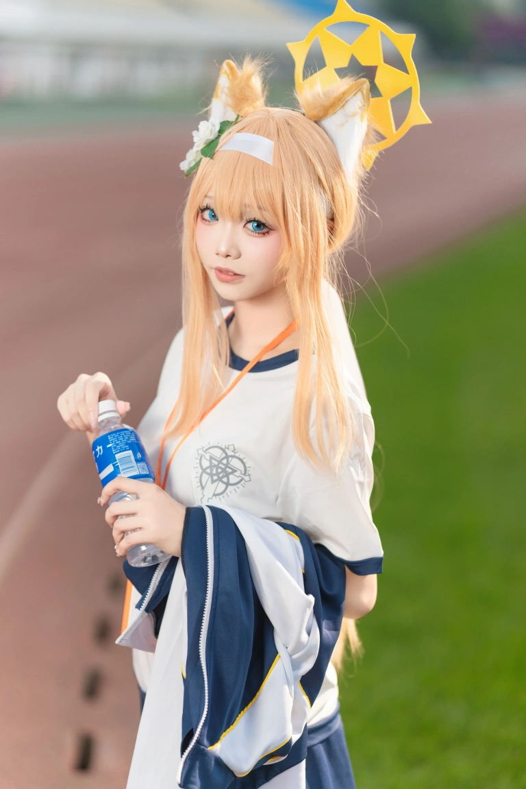 艾西Aiwest《碧蓝档案 伊落玛丽 体操服》主题写真：44张全套美图