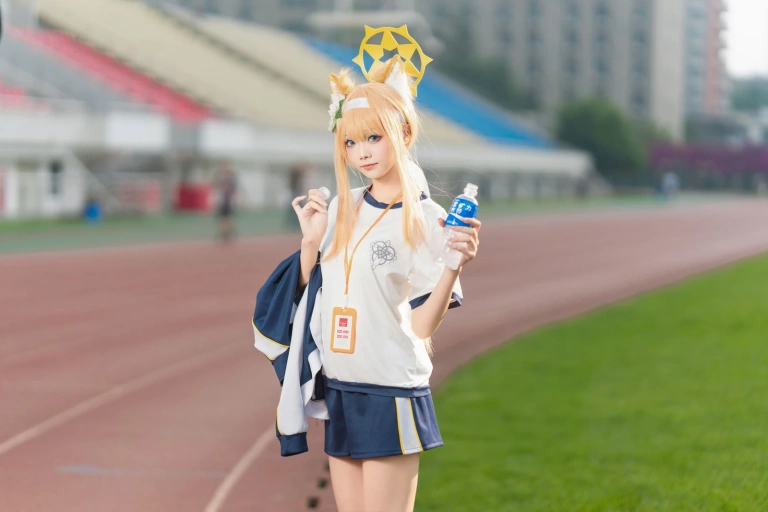 艾西Aiwest《碧蓝档案 伊落玛丽 体操服》主题写真：44张全套美图