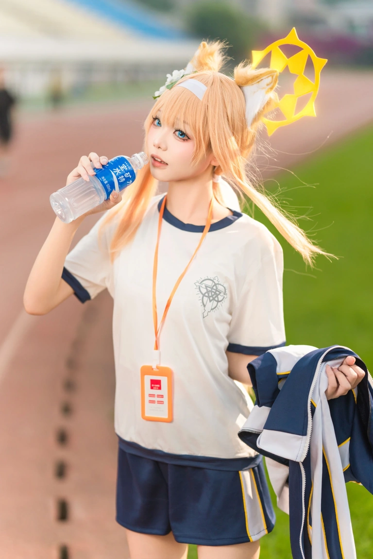 艾西Aiwest《碧蓝档案 伊落玛丽 体操服》主题写真：44张全套美图