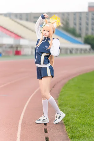 艾西Aiwest《碧蓝档案 伊落玛丽 体操服》主题写真：44张全套美图