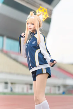 艾西Aiwest《碧蓝档案 伊落玛丽 体操服》主题写真：44张全套美图