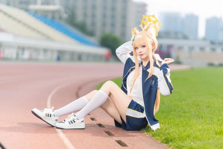 艾西Aiwest《碧蓝档案 伊落玛丽 体操服》主题写真：44张全套美图
