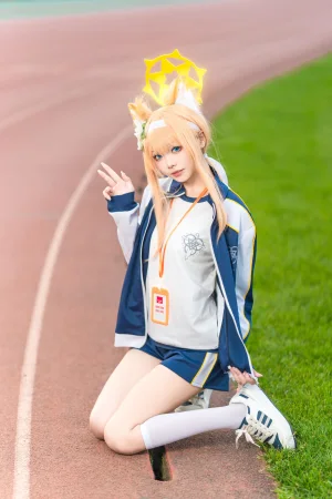 艾西Aiwest《碧蓝档案 伊落玛丽 体操服》主题写真：44张全套美图