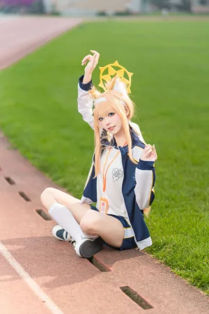 艾西Aiwest《碧蓝档案 伊落玛丽 体操服》主题写真：44张全套美图