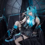艾西Aiwest《初音小恶魔》主题写真：26张全套美图