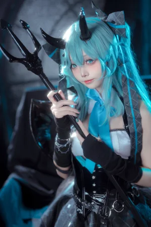 艾西Aiwest《初音小恶魔》主题写真：26张全套美图