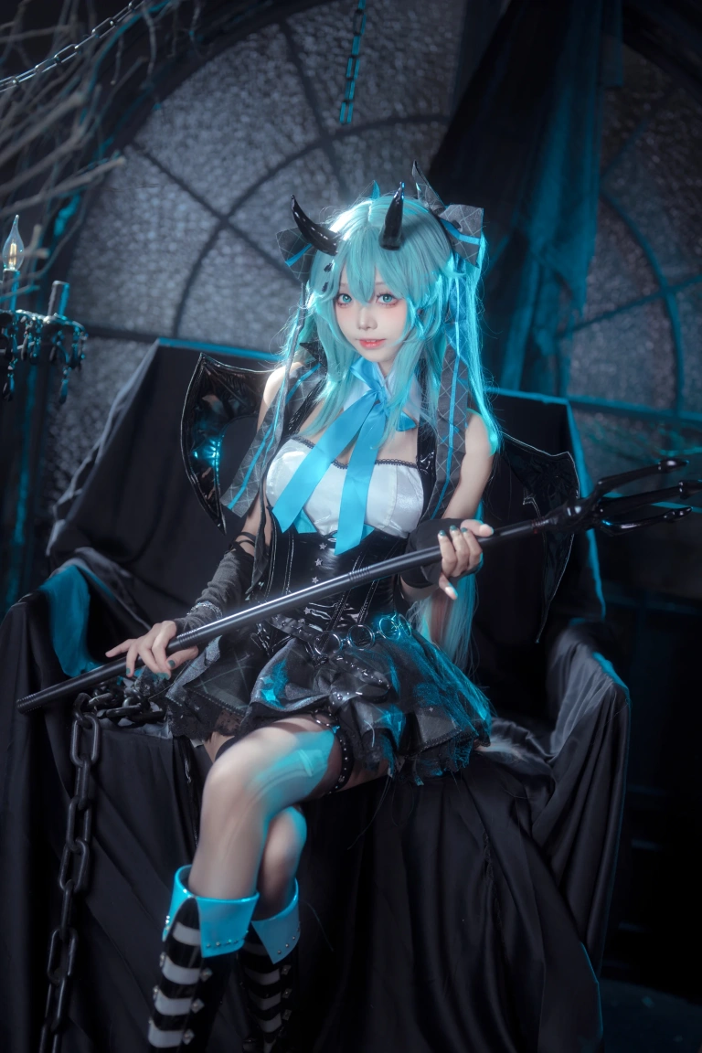 艾西Aiwest《初音小恶魔》主题写真：26张全套美图