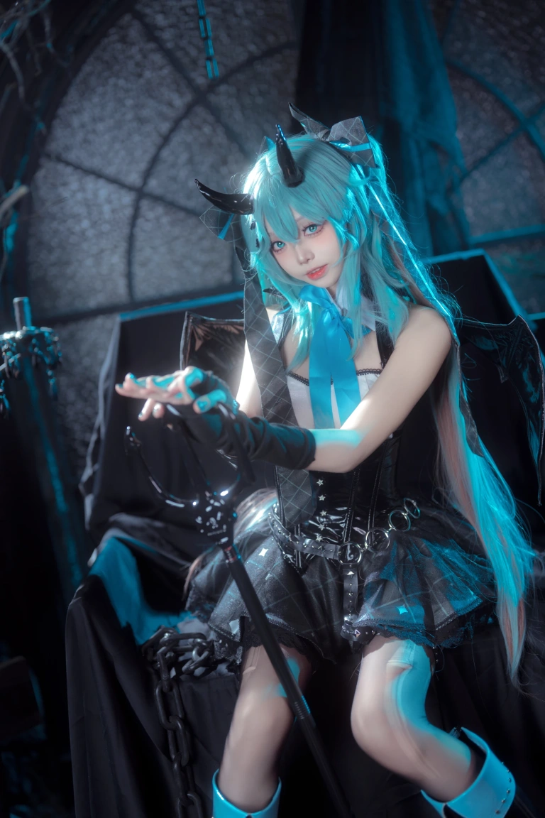 艾西Aiwest《初音小恶魔》主题写真：26张全套美图