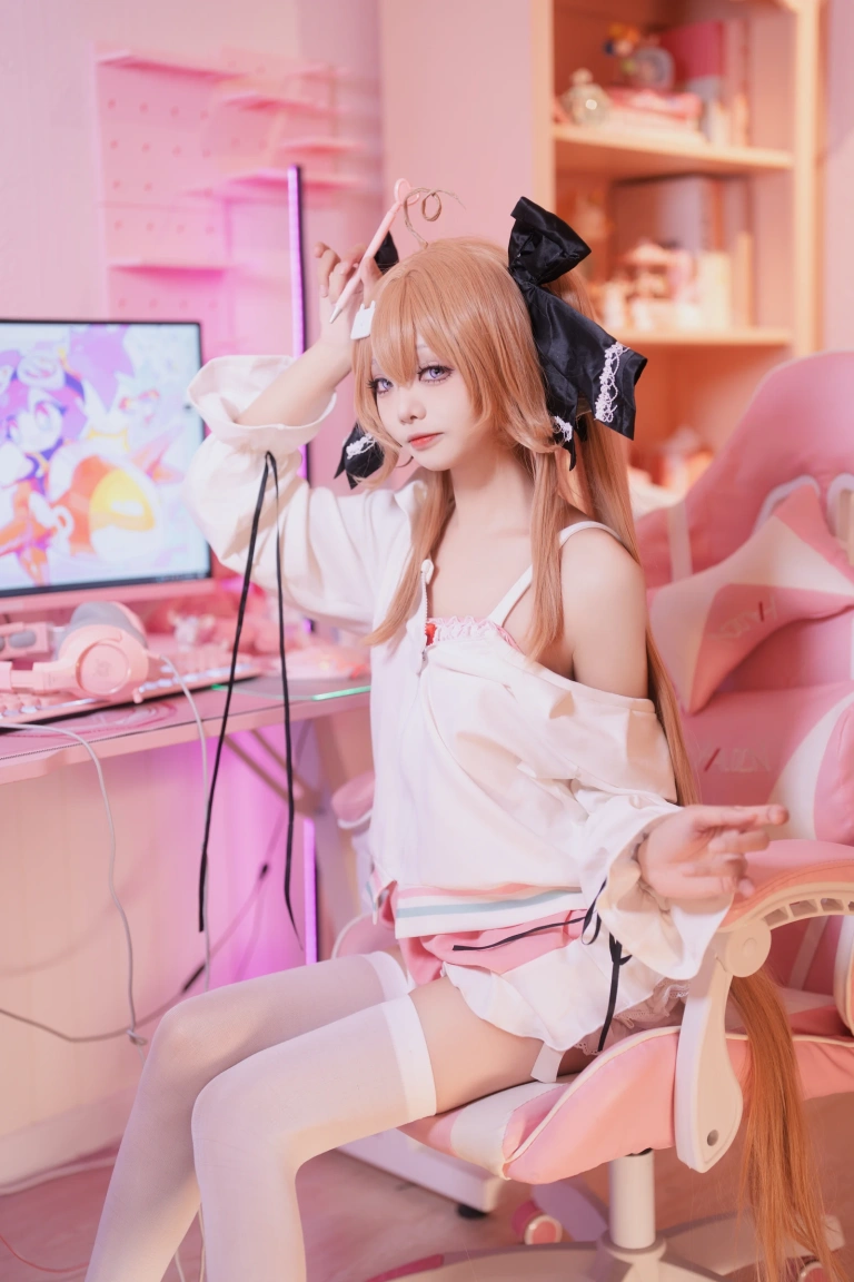 艾西Aiwest《雷戈洛》主题写真：33张全套美图