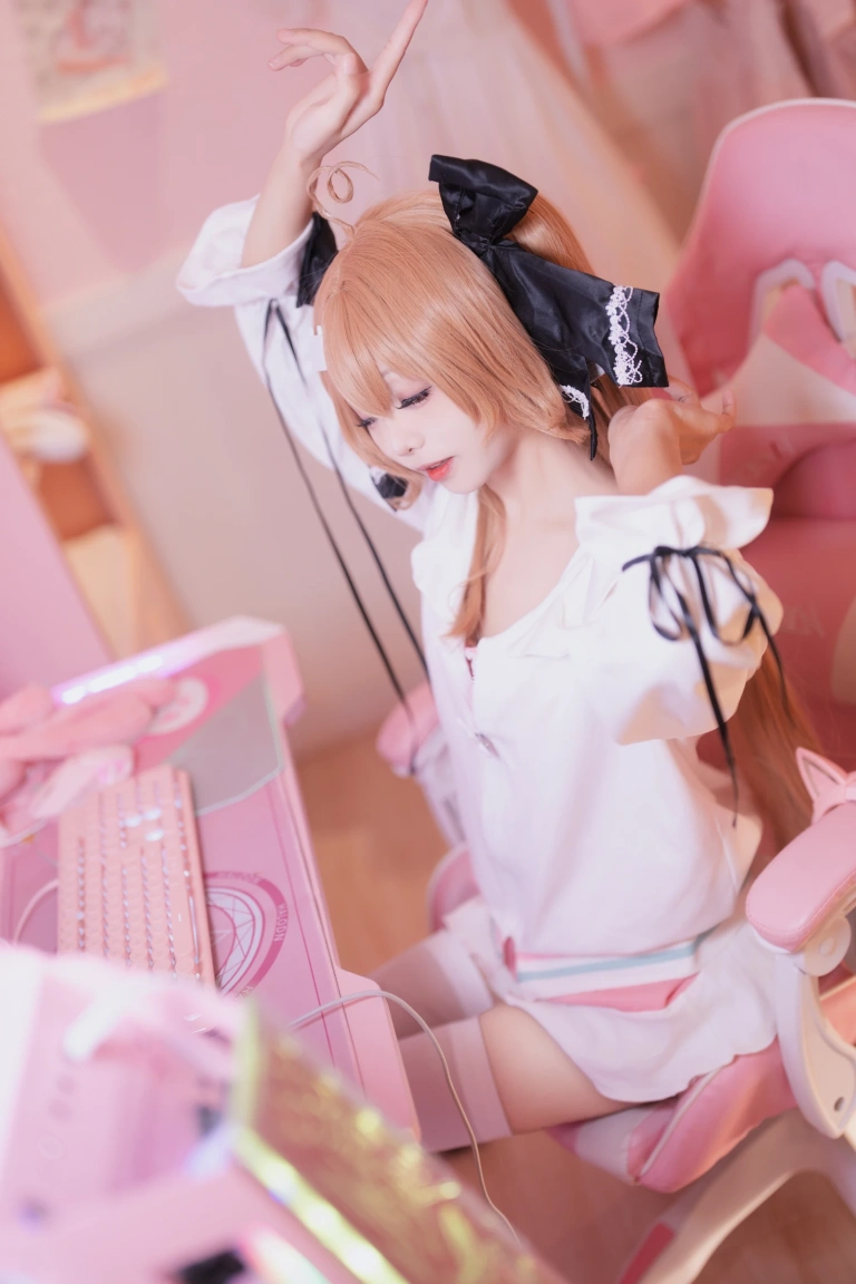 艾西Aiwest《雷戈洛》主题写真：33张全套美图
