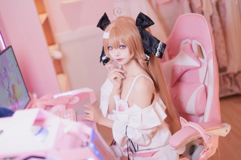 艾西Aiwest《雷戈洛》主题写真：33张全套美图