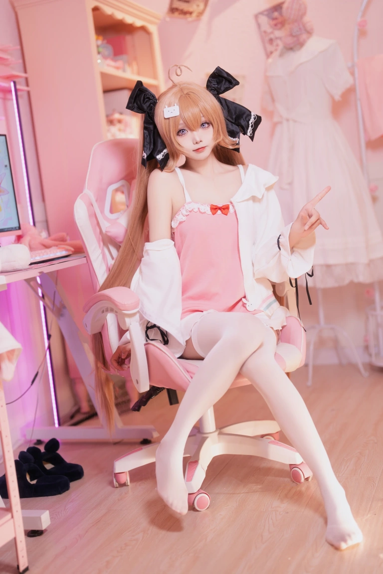 艾西Aiwest《雷戈洛》主题写真：33张全套美图