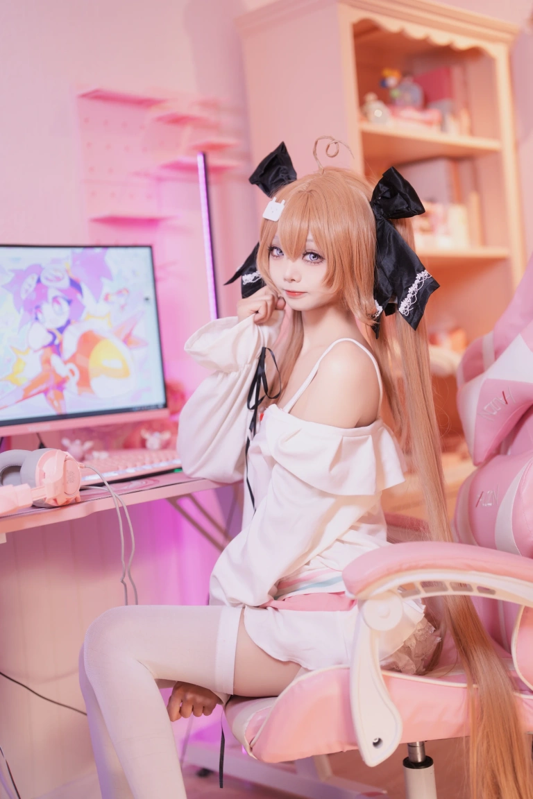 艾西Aiwest《雷戈洛》主题写真：33张全套美图