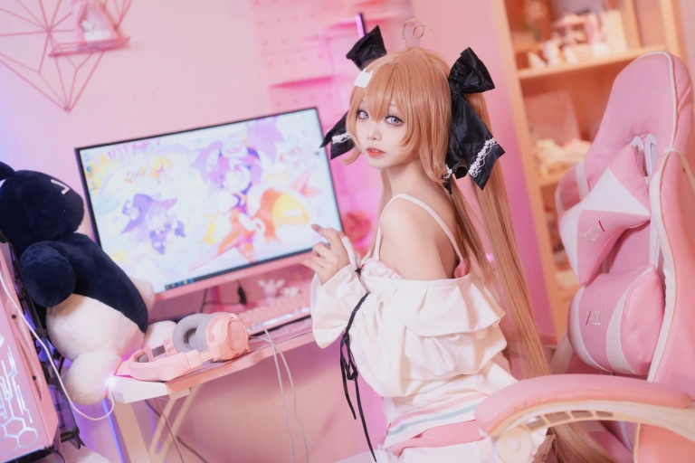 艾西Aiwest《雷戈洛》主题写真：33张全套美图