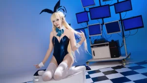 艾西Aiwest《小时兔女郎》主题写真：34张全套美图