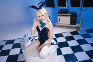艾西Aiwest《小时兔女郎》主题写真：34张全套美图