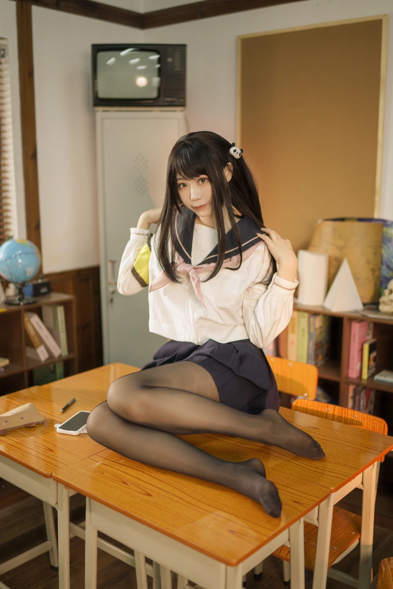 安食Ajiki《风纪委员》主题写真：48张全套美图