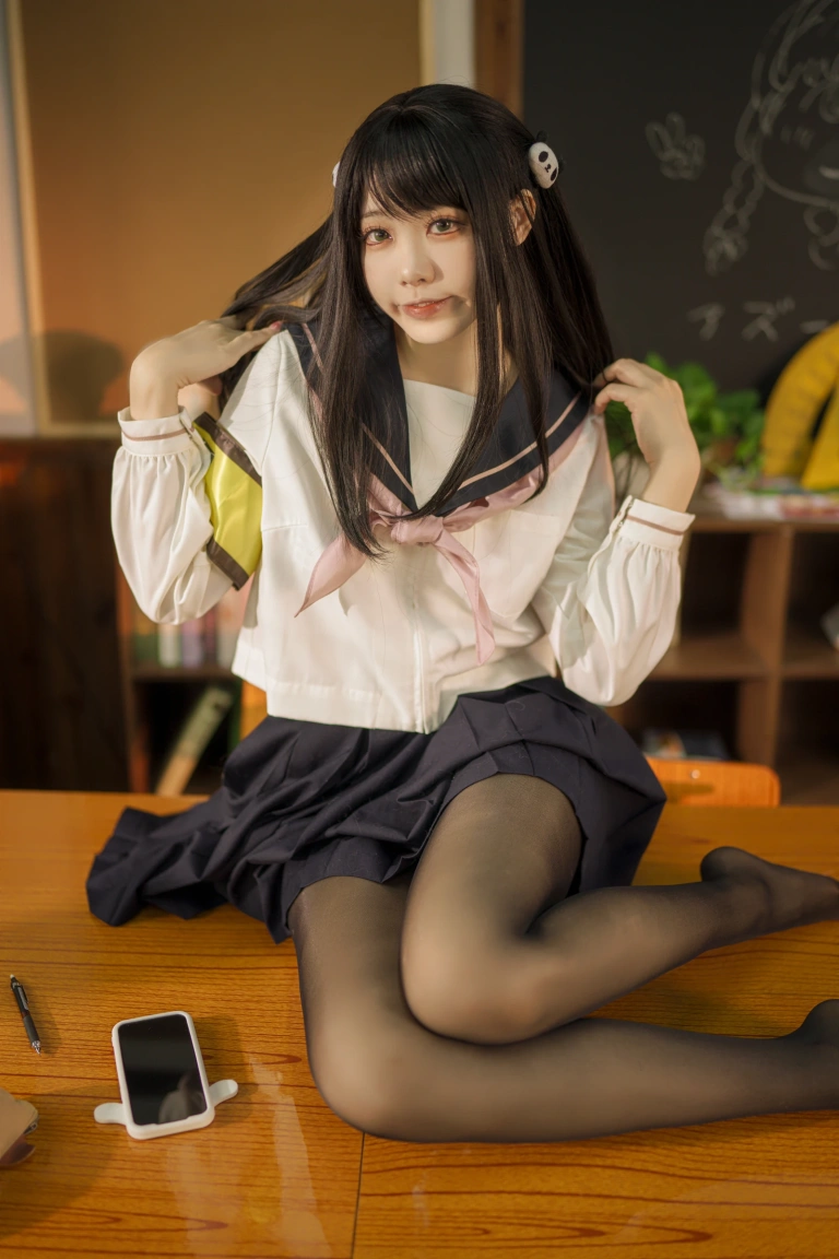 安食Ajiki《风纪委员》主题写真：48张全套美图