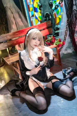安食Ajiki《修女》主题写真：25张全套美图