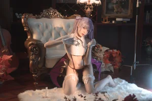安食Ajiki《笨拙的小恶魔》主题写真：41张全套美图