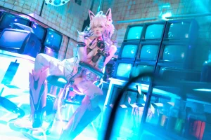安食Ajiki《交错战线 绯猁》主题写真：31张全套美图