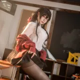 安食Ajiki《碧蓝航线 大凤JK》主题写真：40张全套美图