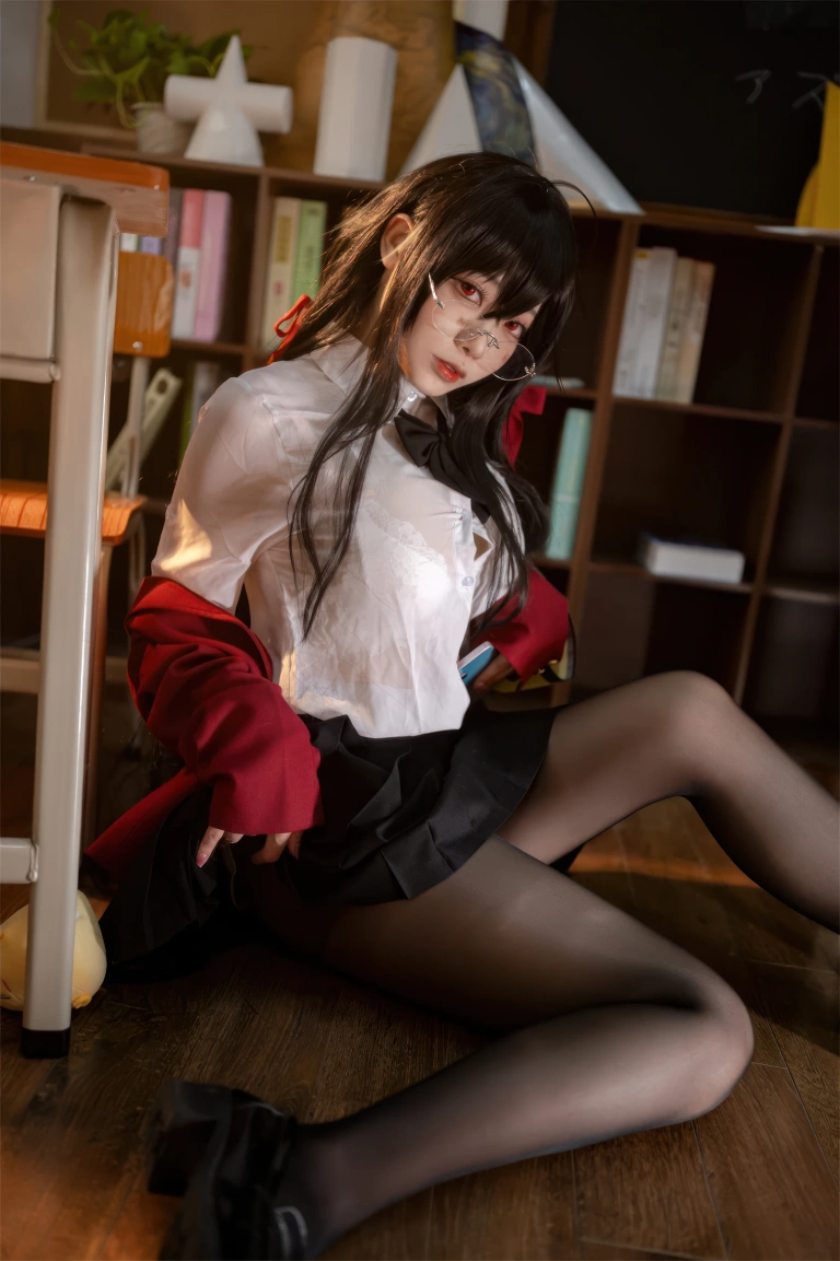 安食Ajiki《碧蓝航线 大凤JK》主题写真：40张全套美图