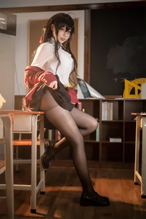 安食Ajiki《碧蓝航线 大凤JK》主题写真：40张全套美图