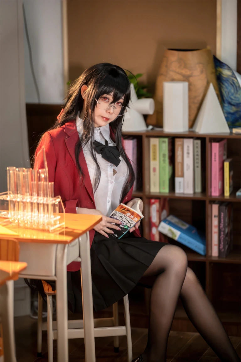 安食Ajiki《碧蓝航线 大凤JK》主题写真：40张全套美图