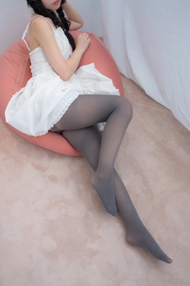森萝财团《ALPHA-001》主题写真：76张全套美图
