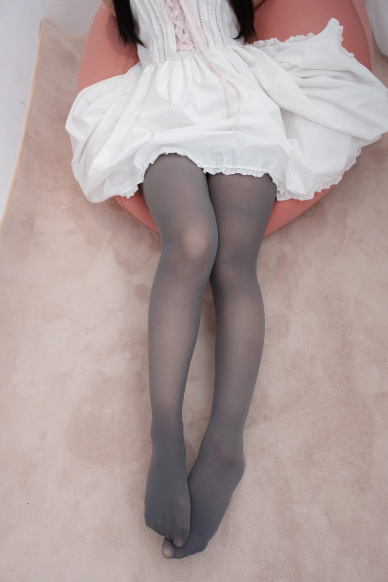 森萝财团《ALPHA-001》主题写真：76张全套美图