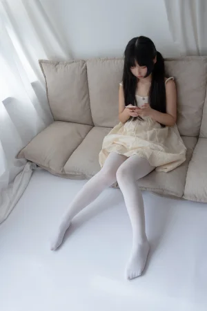 森萝财团《ALPHA-013》主题写真：90张全套美图