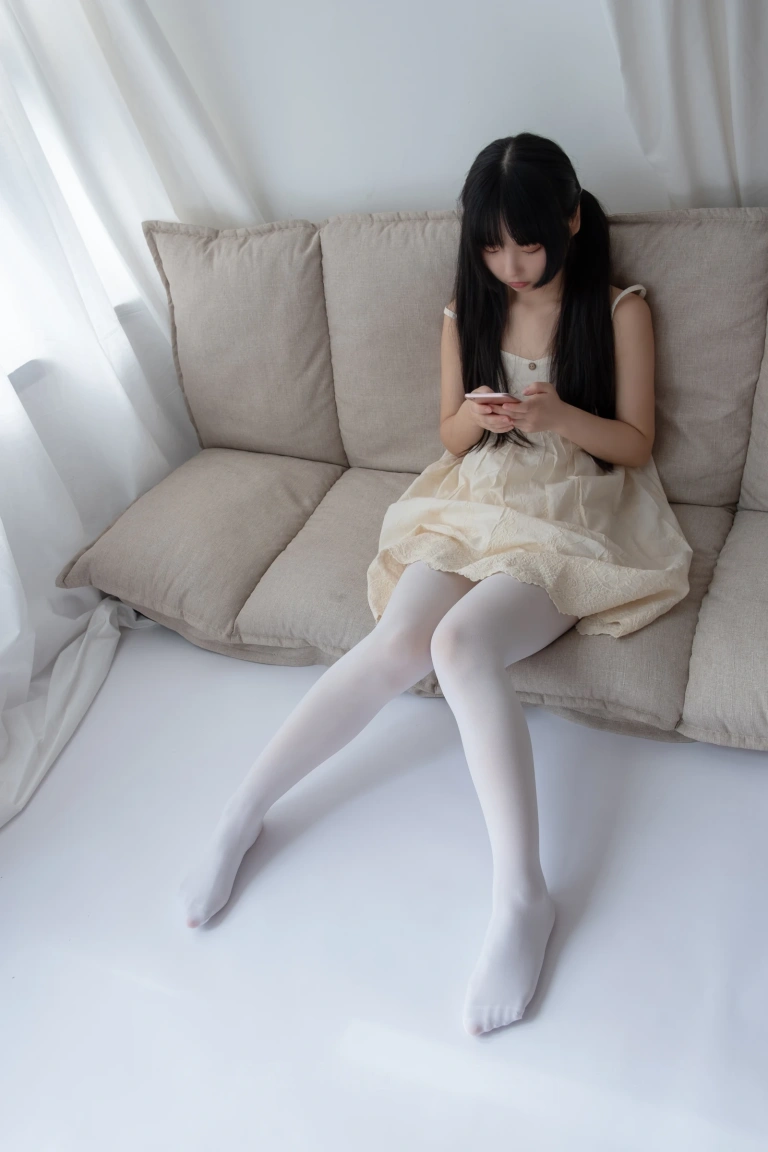 森萝财团《ALPHA-013》主题写真：90张全套美图