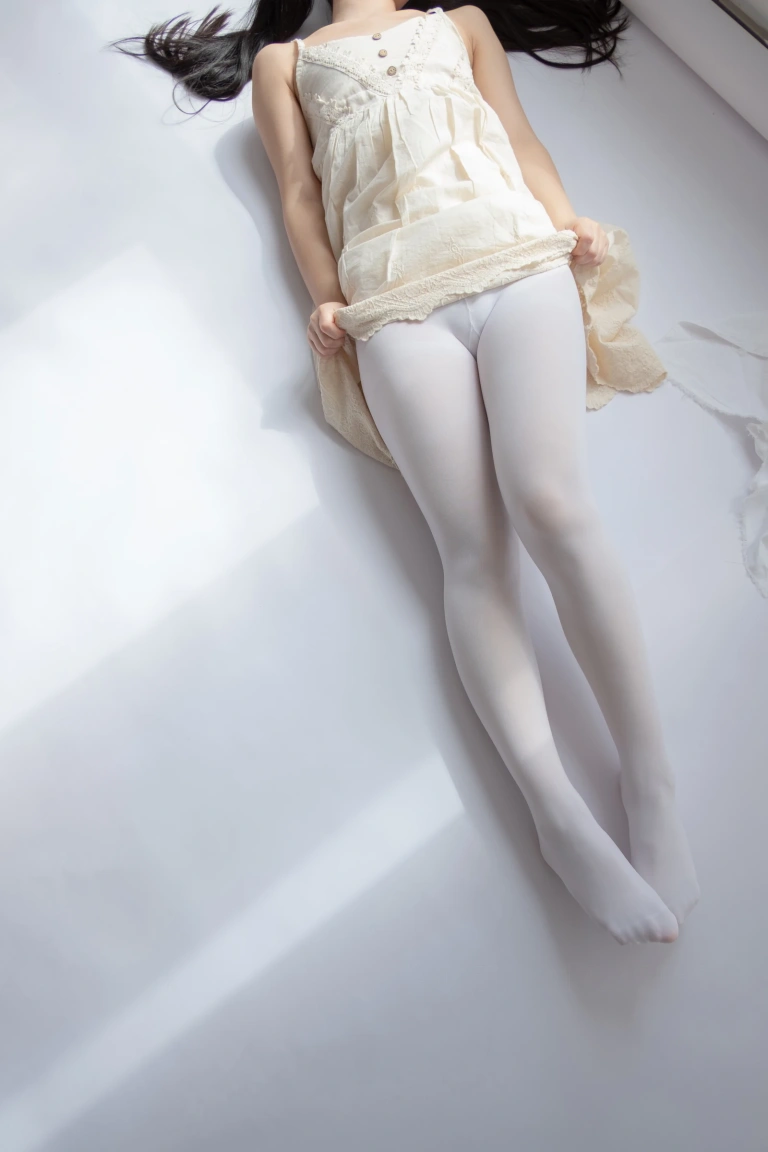 森萝财团《ALPHA-013》主题写真：90张全套美图