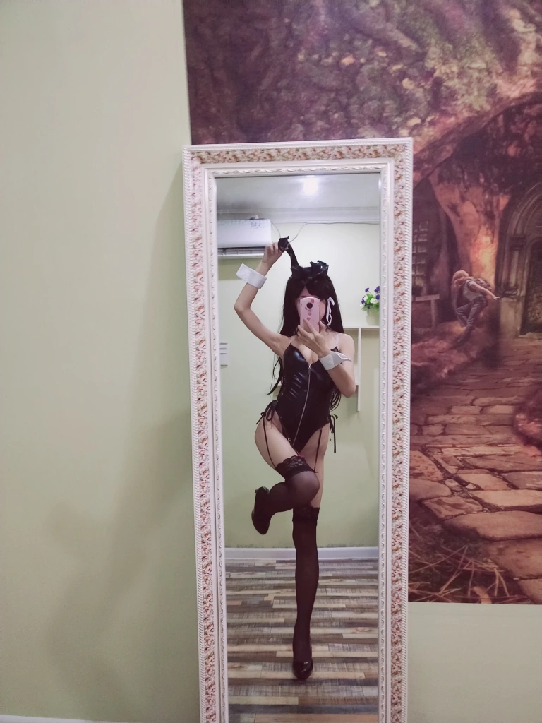 水淼Aqua《爱宕 兔女郎 自拍》主题写真：30张全套美图，含1个视频