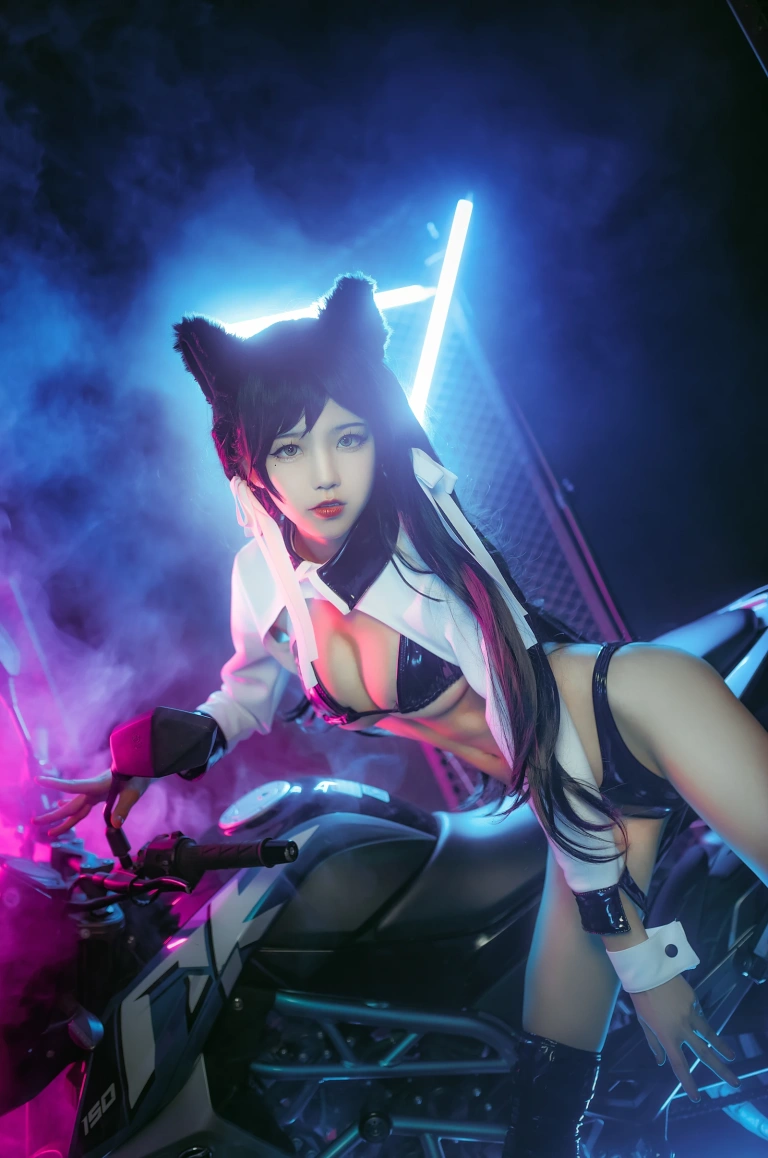 水淼Aqua《爱宕犬 机车》主题写真：17张全套美图
