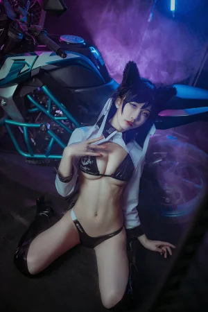 水淼Aqua《爱宕犬 机车》主题写真：17张全套美图