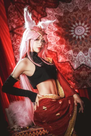 水淼Aqua《玉藻前 柯杨斯卡娅》主题写真：12张全套美图
