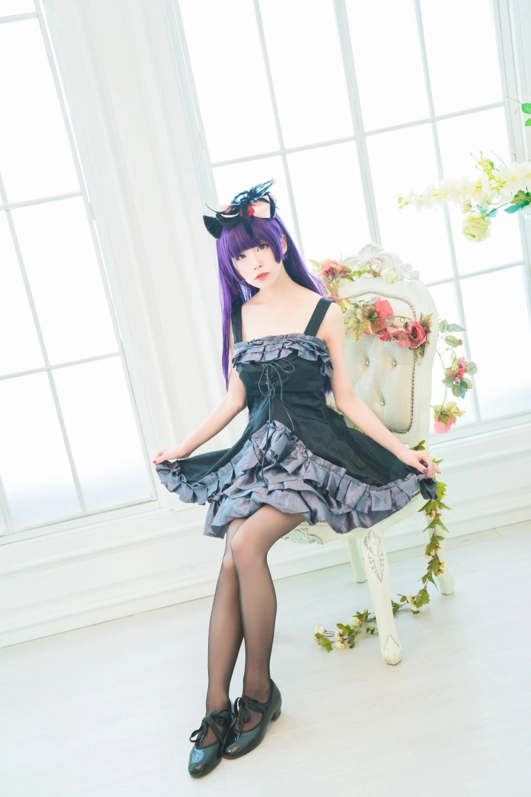 水淼Aqua《黑猫 冷门小礼服》主题写真：9张全套美图