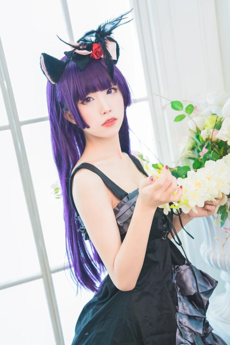 水淼Aqua《黑猫 冷门小礼服》主题写真：9张全套美图