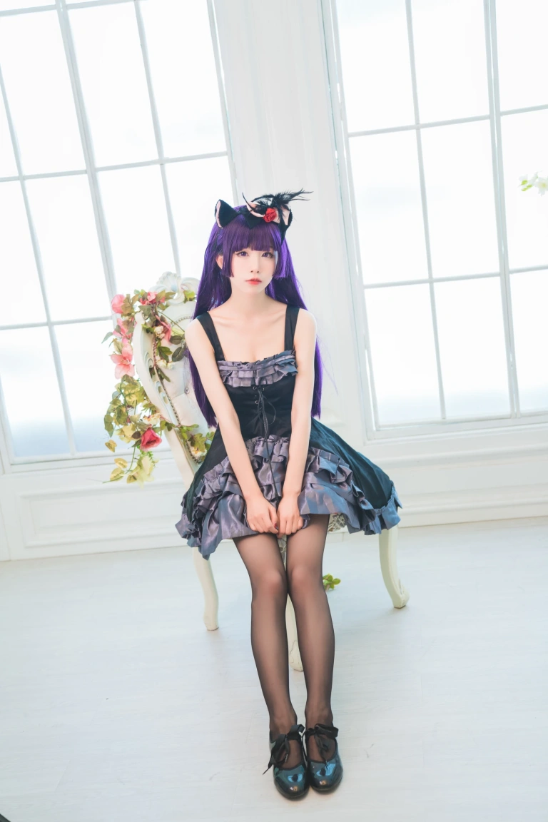 水淼Aqua《黑猫 冷门小礼服》主题写真：9张全套美图
