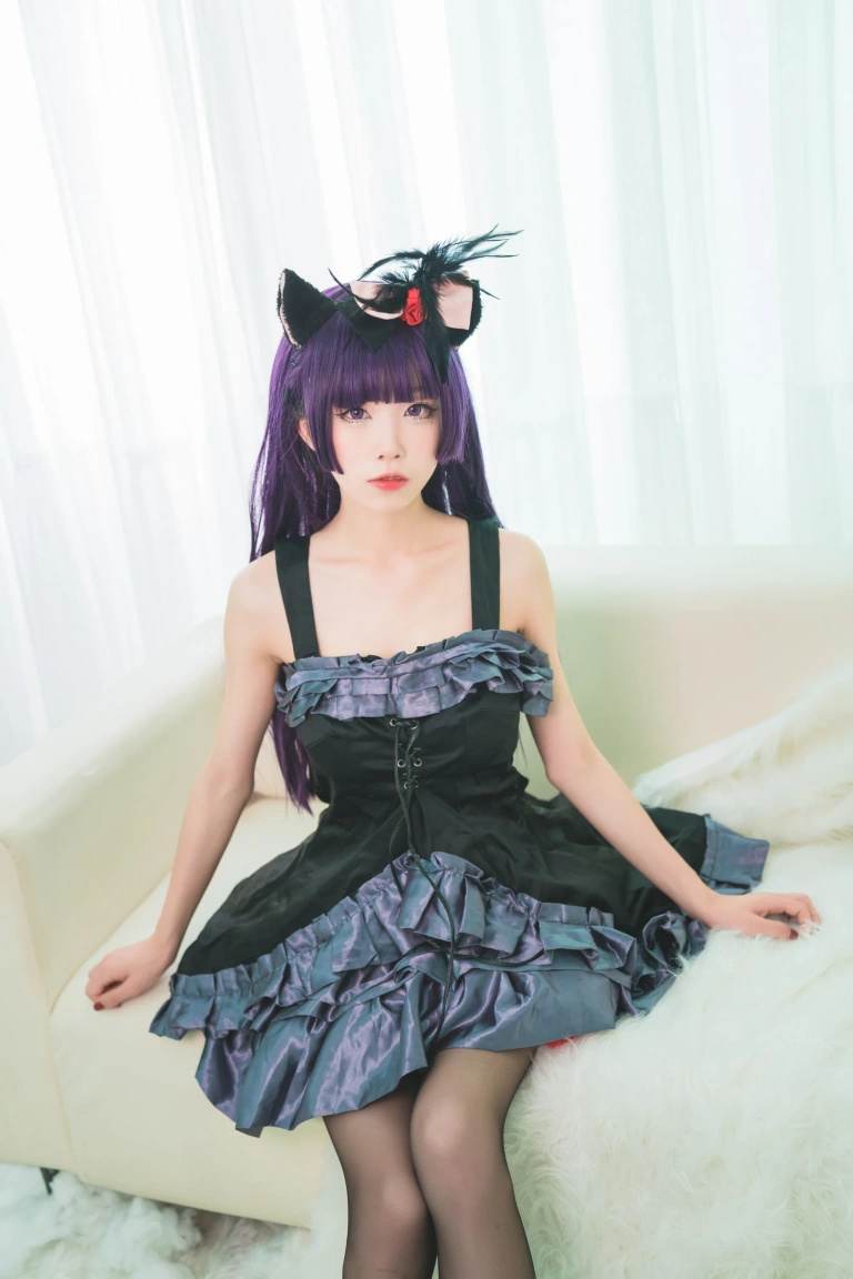 水淼Aqua《黑猫 冷门小礼服》主题写真：9张全套美图