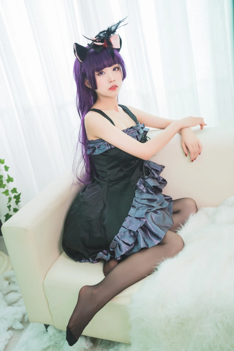水淼Aqua《黑猫 冷门小礼服》主题写真：9张全套美图